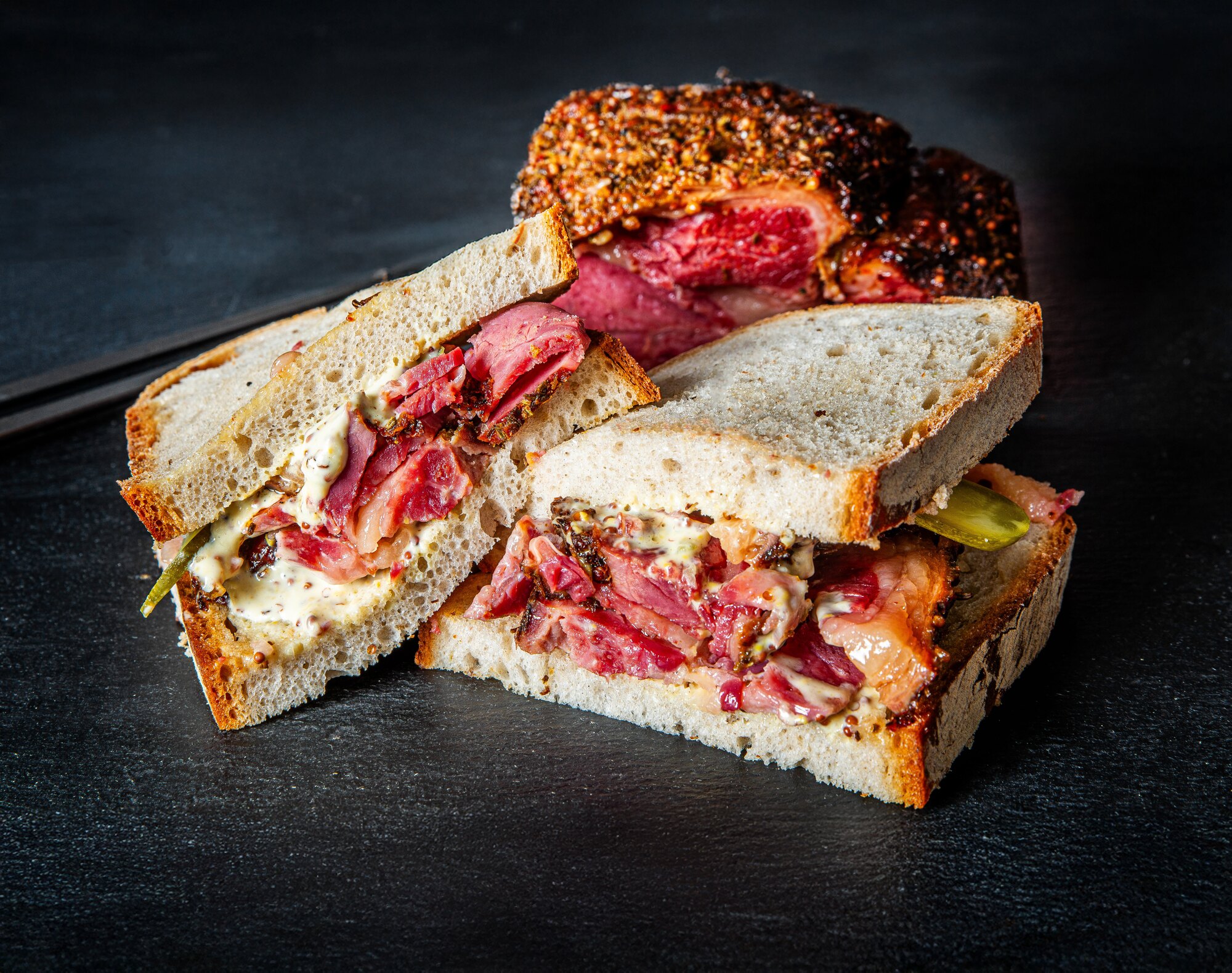Sendviče New York Pastrami s kusem vyzrálého hovězího masa
